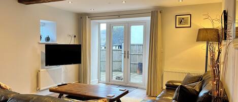 Cottage | Living area