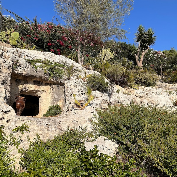 Villa | 4 bedrooms - Rock Garden Villa in Isola (Syracuse)