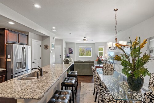 Spectacular Mountain Views & Modern Comfort | 3BR, 2.5BA Townhome | Perfectly Lo