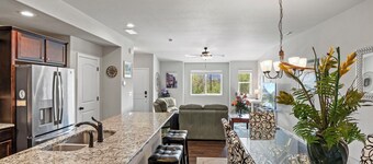 Mountain Views & Modern Comfort |  10 min to Broadmoor