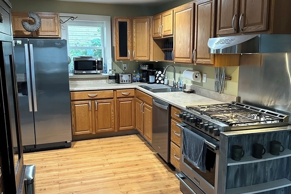 Micro-ondes, four, plaque de cuisson, lave-vaisselle