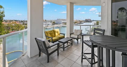 Sun West Palms 301