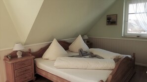 3 室のベッドルーム、アイロン / アイロン台、旅行用ベビーベッド、WiFi (無料)