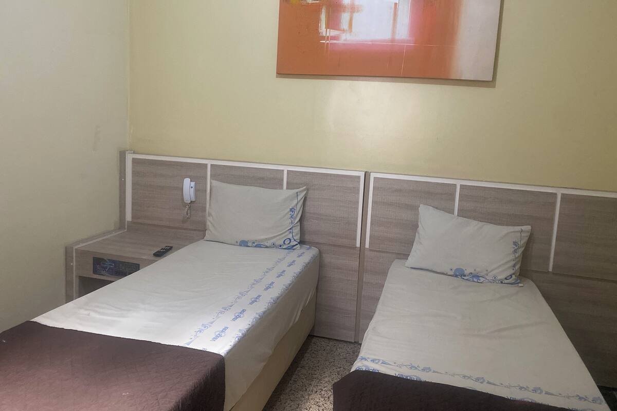 Basic Twin Room | WiFi (free)