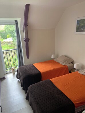 2 soverom og sengetøy