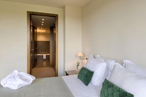 Luxury Penthouse, 1 King Bed, Private Bathroom