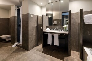 Penthouse Luxe, 1 très grand lit, salle de bains privée | Salle de bain