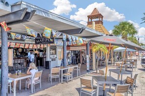 Outdoor dining - Gorgeous water front condo in Madeira Beach (Madeira Beach)