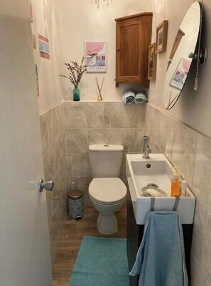 Bathroom - Driftwood by the Sea (Saltdean)