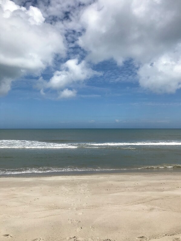 サンラウンジャー、ビーチタオル