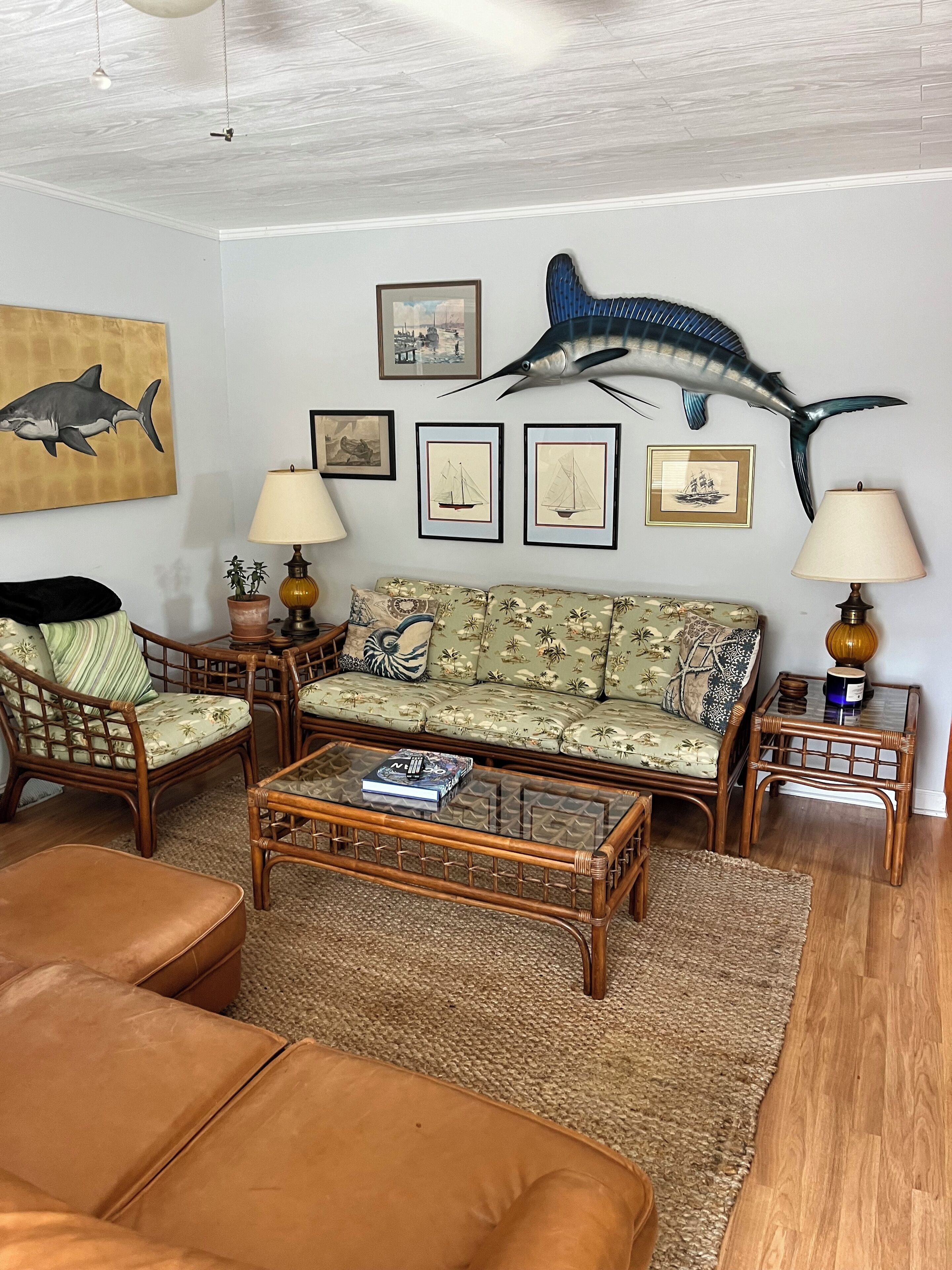 Exotic and Cozy Beach Cottage - 3 minute walk to the ocean!