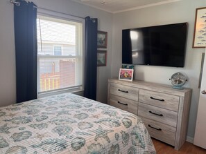 3 bedrooms, in-room safe, desk, travel crib