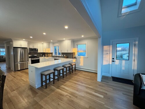 Newly renovated beach home with many amenities!