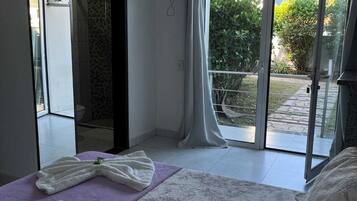 Family Room | Soundproofing, bed sheets