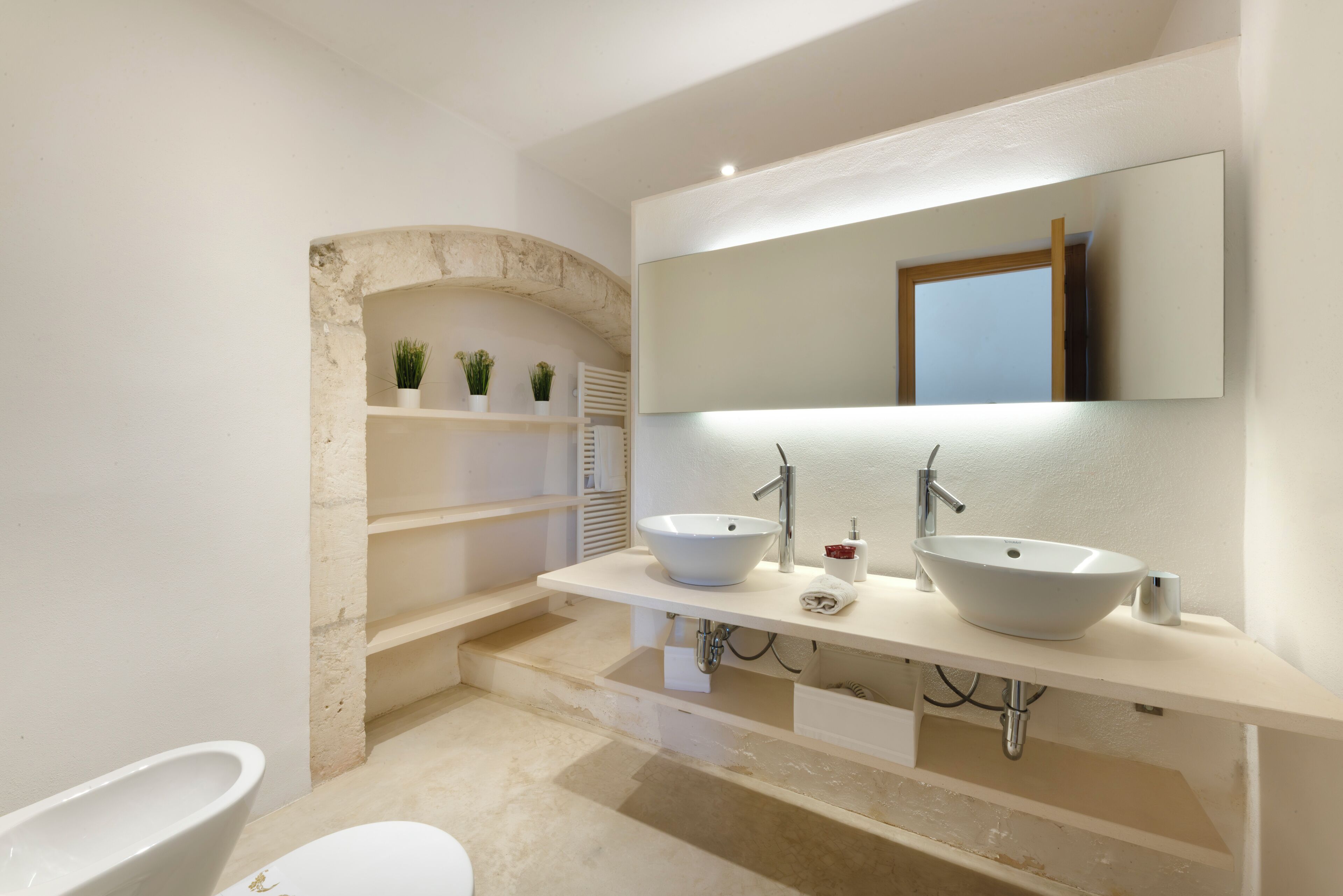 Ducha, artículos de tocador gratuitos, secador de pelo, bidet