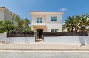 Exterior - Villa Amesta - Private Pool Retreat (Protaras)