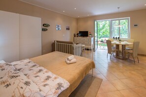 1 bedroom, iron/ironing board, travel cot, free WiFi - Apartmaji Koman, Bled - Studio with Terrace (Bled)