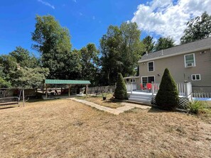 Property grounds - Nothing Fancy Older Pet Friendly Home – near I-95 (Georgetown)
