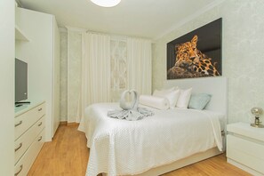 3 bedrooms, iron/ironing board, free WiFi, bed sheets