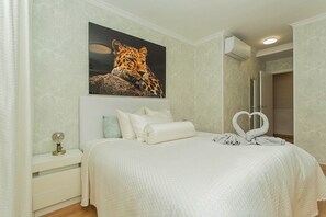 3 slaapkamers, een strijkplank/strijkijzer, gratis wifi, beddengoed