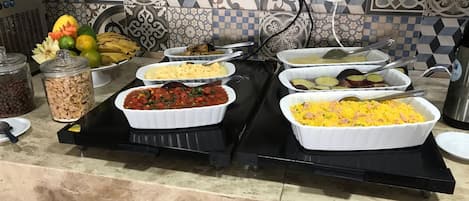 Colazione a buffet inclusa, servita tutte le mattine