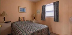 3 chambres, bureau, Wi-Fi gratuit, draps fournis
