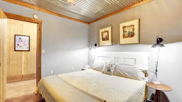 4 bedrooms, free WiFi, bed sheets