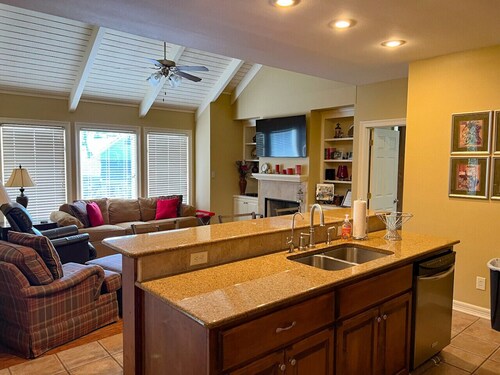 Villa 4                    .