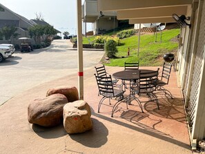 تناول الطعام بالخارج