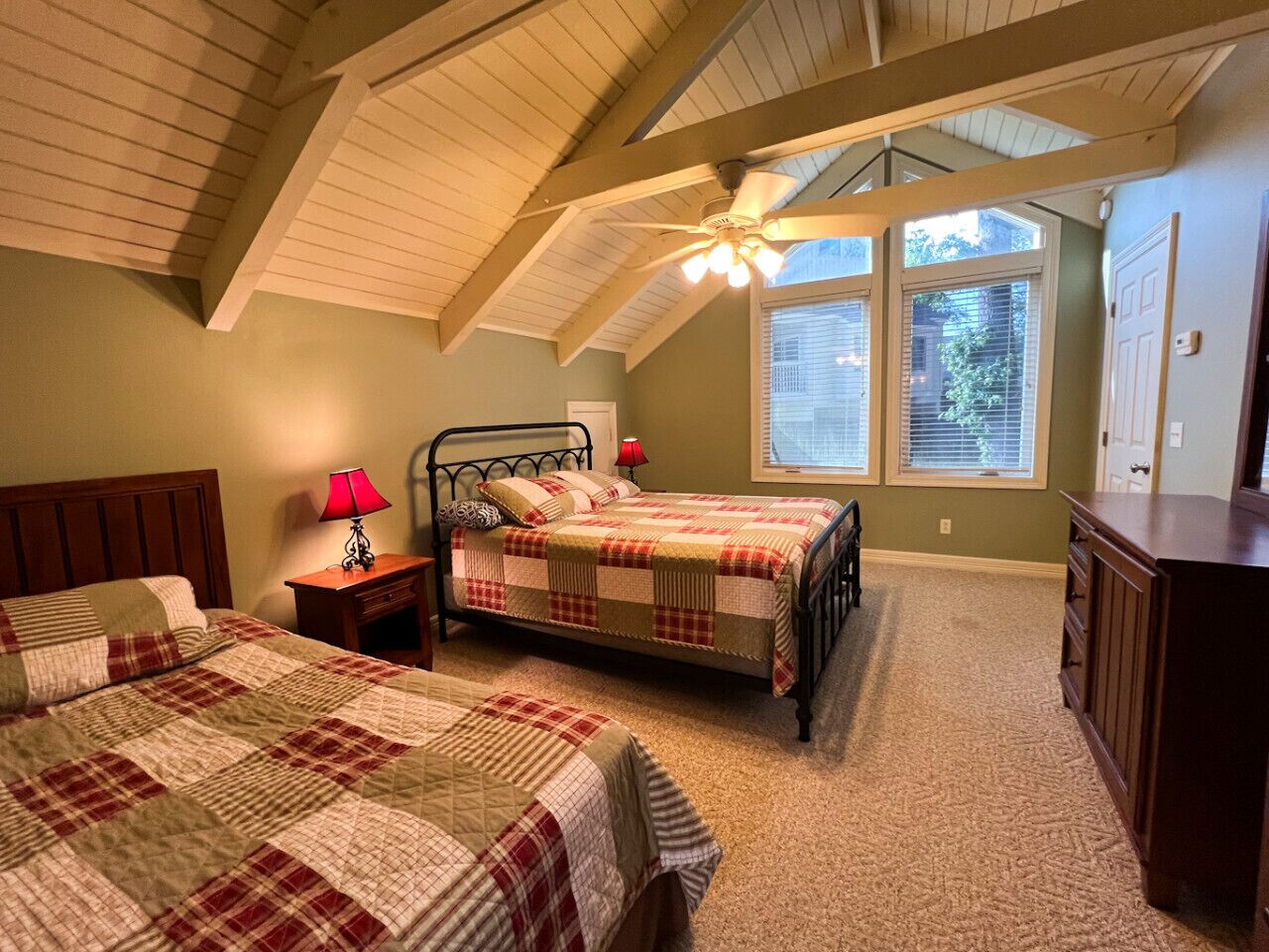 3 bedrooms, bed sheets