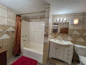 Hair dryer, towels - Jeff's Cottage                       . (Zwolle)
