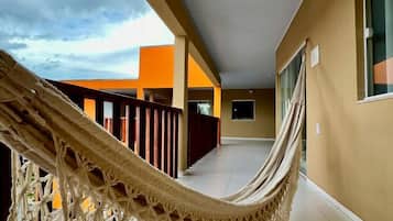 Apartamento luxo, vista para o jardim | Terraço/pátio