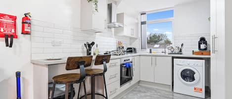 Elite Studio | 1 bedroom, iron/ironing board, bed sheets