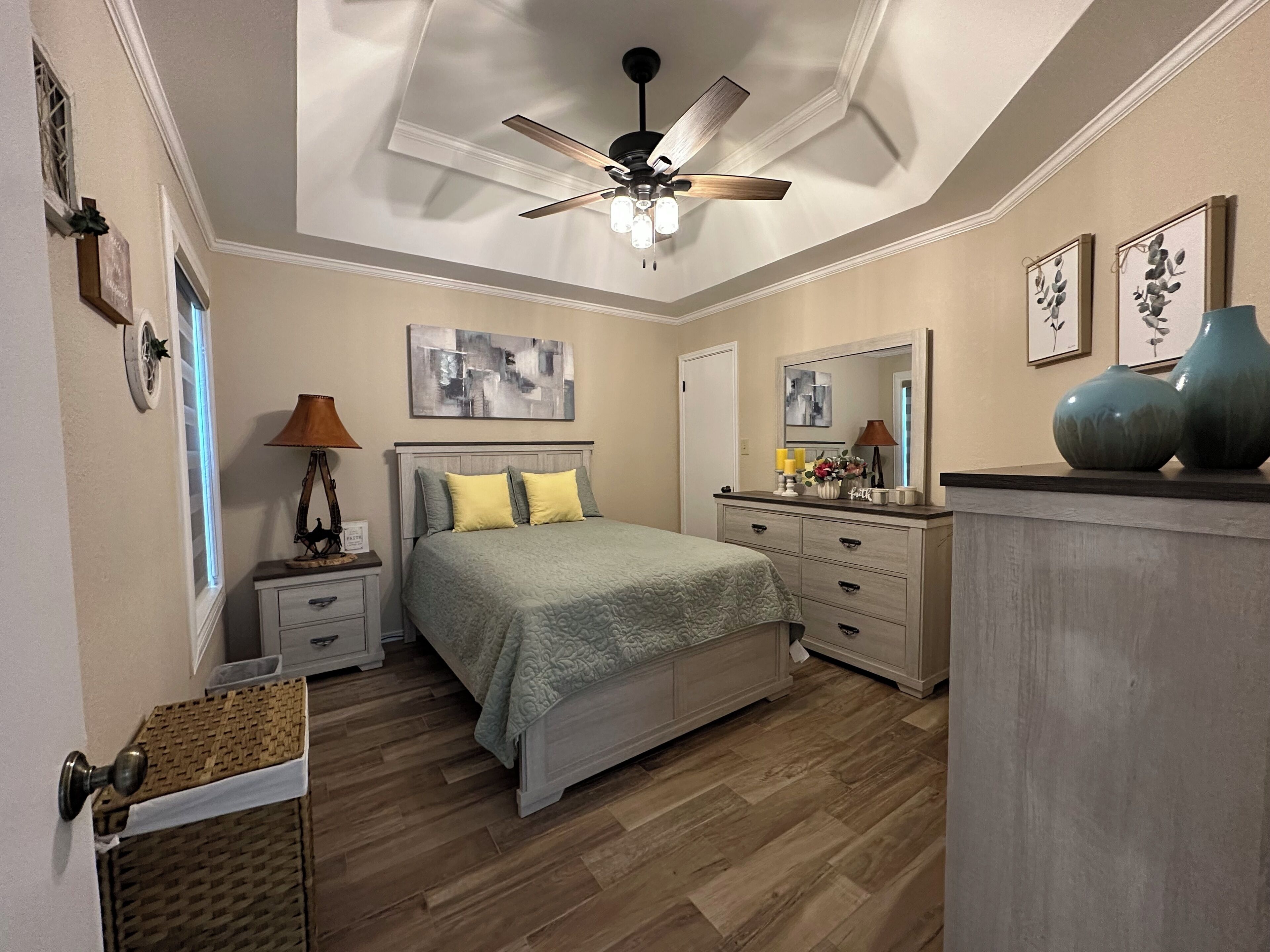 3 bedrooms, iron/ironing board, free WiFi, bed sheets