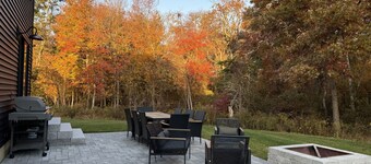 New Centrally located Stylish Modern Farmhouse