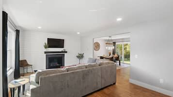 Smart TV, fireplace, offices
