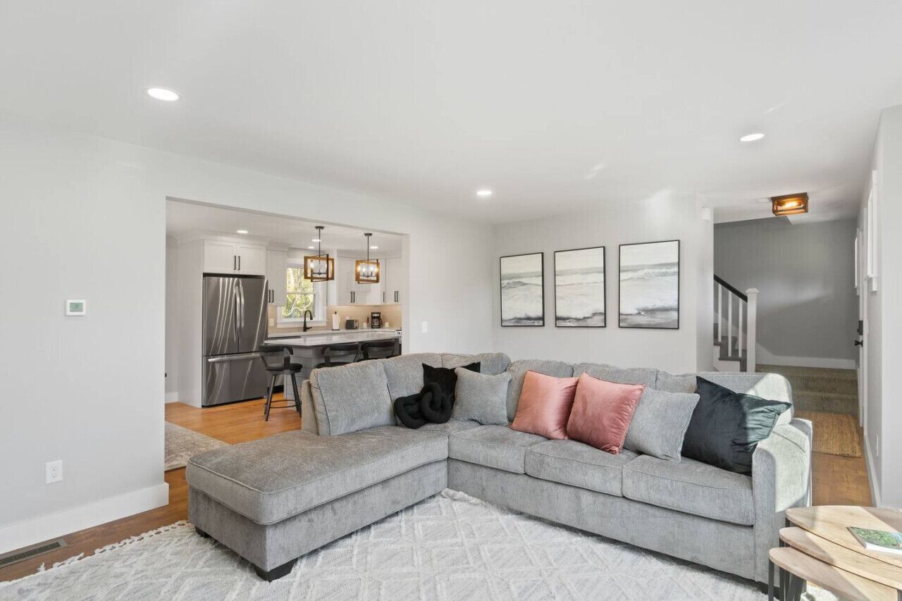 TV connectée, cheminée, espaces bureaux