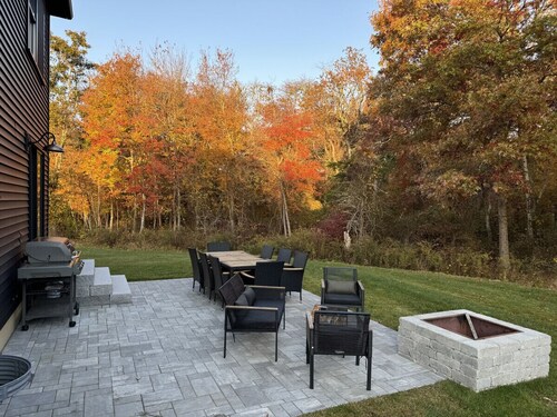 New Centrally located Stylish Modern Farmhouse