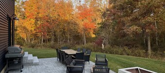 New Centrally located Stylish Modern Farmhouse