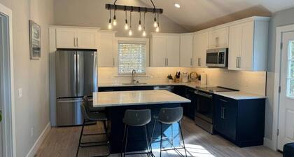 Brand New Cozy Coastal Cottage