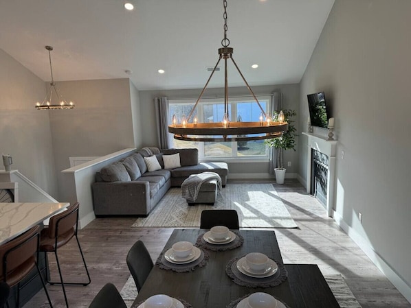 Smart TV, fireplace, offices