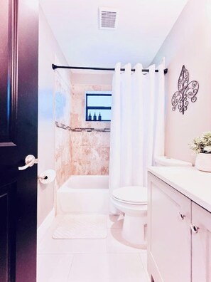 Hårføner og håndklær