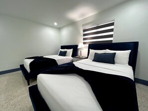 6 habitaciones, tabla de planchar con plancha y cuna de viaje 