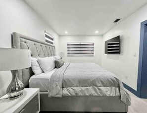 6 habitaciones, tabla de planchar con plancha y cuna de viaje 