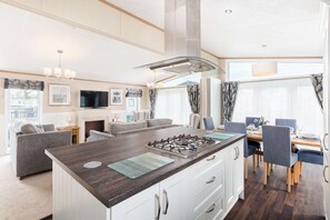 Interior - Wildflower Premium Lodge with private hot tub (Hoburne Holiday Park)