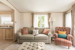 TV, caminetto, lettore DVD