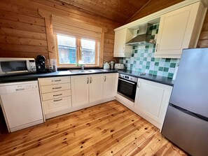 Réfrigérateur, micro-ondes, four, lave-vaisselle