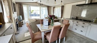 Daisy, A Hot Tub Home, Also Dog Friendly