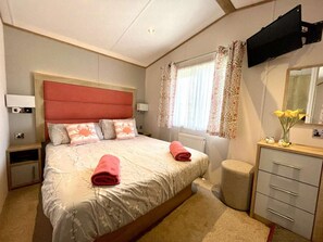 3 soverom, strykejern/-brett, wi-fi og sengetøy