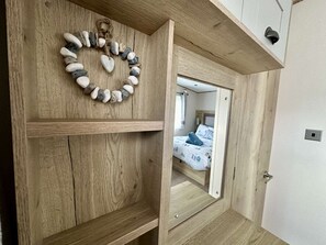 3 quartos, ferros/tábuas de passar roupa, Wi-Fi, roupa de cama